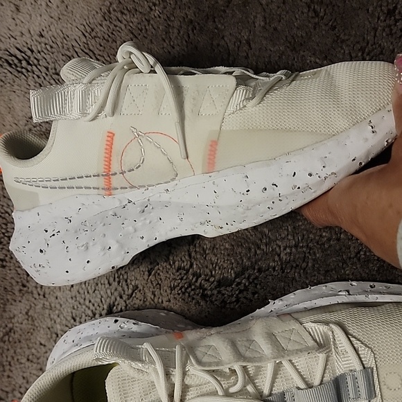 Shoes - Picture 4 of 8